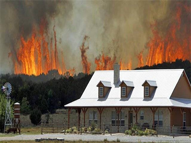 امریکی ریاست ٹیکساس میں لگنے والی آگ پر ابھی تک قابو نہیں پایا جاسکا، آگ نے ہزاروں ایکڑ رقبے کو اپنی لپیٹ میں لے لیا ۔