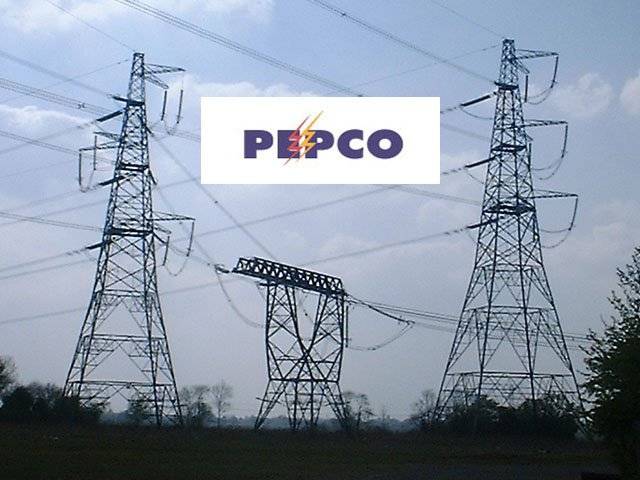 ملک میں بجلی کا بحران جاری ہےاور شارٹ فال چارہزار چھ سو میگاواٹ سے تجاوز ہونے کے بعد لوڈ شیڈنگ کے دورانیئے میں بھی اضافہ۔