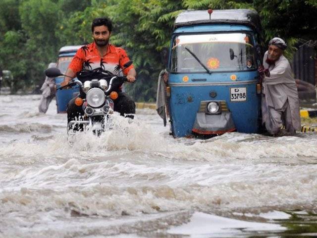 ملک بھرمیں مون سون بارشوں کے باعث مختلف شہروں میں مکانوں کی چھتیں گرنے سے چودہ افراد جاں بحق، مزید بارشوں کی پیشین گوئی ۔