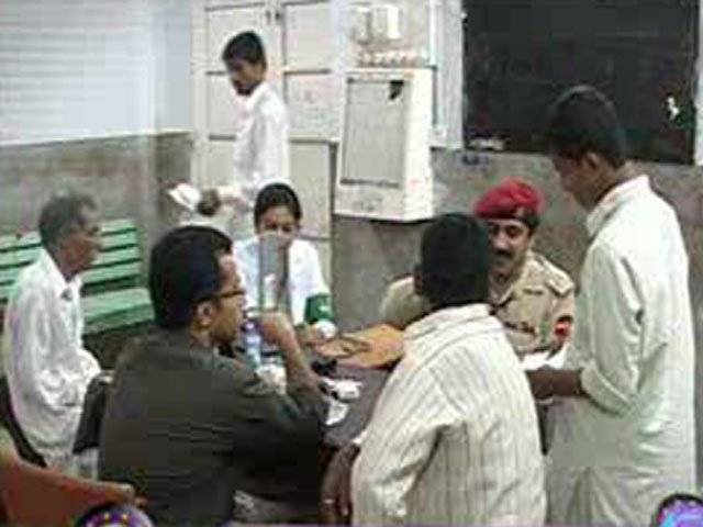 پنجاب بھر میں ینگ ڈاکٹرز کی ہڑتال سولہویں روز بھی جاری، مختلف ہسپتالوں میں آرمی ڈاکٹروں کے ڈیوٹیاں سنبھالنے کے بعد صورتحال بہتر۔