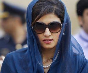 وزیر خارجہ حنا ربانی کھرکے خلاف لاہور ہائی کورٹ میں توہین عدالت کی درخواست دائر کر دی گئی۔ 