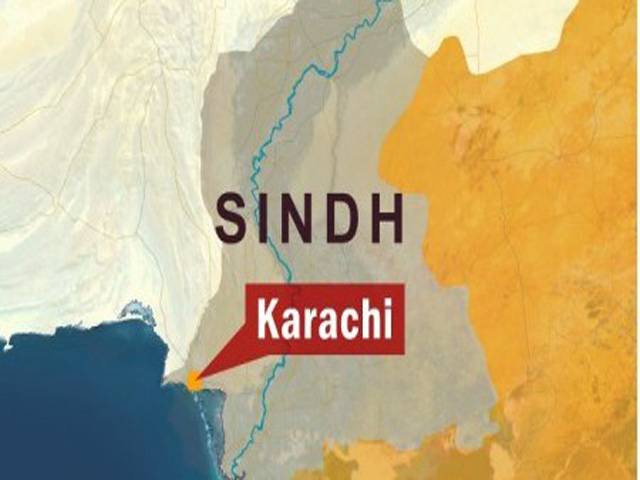 کراچی میں موٹر سائیکل بم دھماکے میں دو افراد جاں بحق جبکہ پندرہ زخمی ہوگئے۔ 