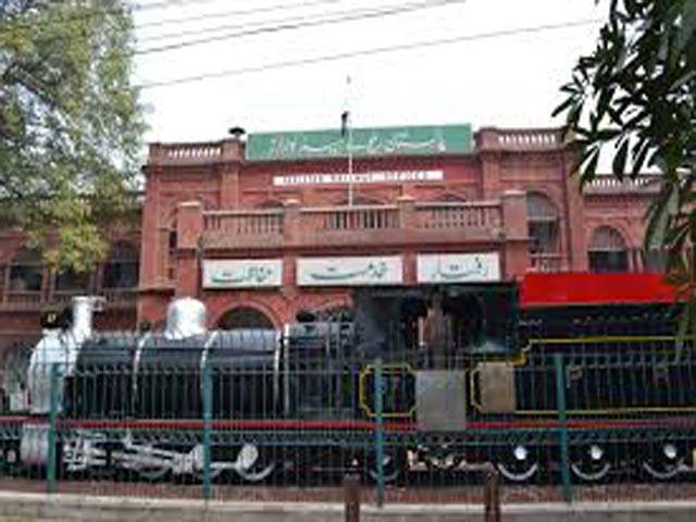 پاکستان ریلوے کراچی ڈویژن کی 983ایکڑ قیمتی اراضی پر قبضہ ہو گیا،،، مافیا نے ریلوے اراضی پر کاشتکاری، رہائش کے ساتھ دیگر تجاوزات قائم کر دیں ،، سرکاری اداروں نے بھی ریلوے کی 24ایکڑ اراضی ہتھیا لی - See more at: http://waqtnews.tv/96089#sthash.u0YXYJOx.dpuf