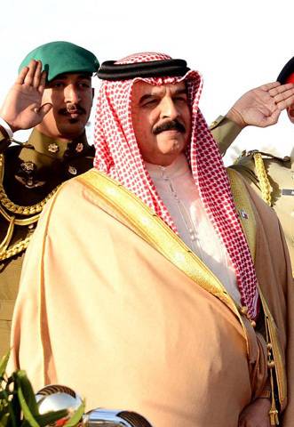 وزیراعظم کل سے بحرین کا دو روزہ دورہ کریں گے،نواز شریف بحرین کے شہزادے حماد بن عیسٰی الخلیفہ کی دعوت پر بحرین جا رہے ہیں۔