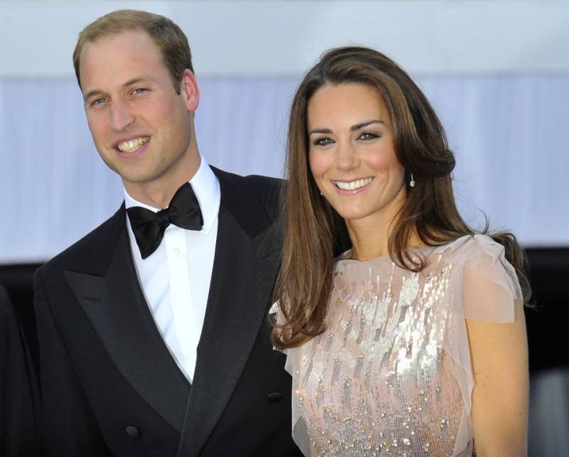 برطانوی ولی عہدے شہزادہ ولیم کی اہلیہ کیٹ میڈلٹن آج اپنی تینتیس ویں سالگرہ منا رہی ہیں، شہزادی کیٹ امید سے ہیں اور رواں برس اپریل میں دوسرے بچے کی ماں بنیں گی۔ 