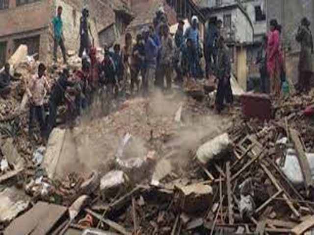 نیپال کے لاکھوں زلزلہ متاثرین نے دوسری رات بھی کھلے آسمان تلے گزاری جبکہ ہلاکتوں کی تعداد 3218 ہو چکی