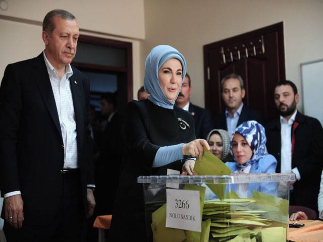 ترکی میں پارلیمانی انتخابات کے لیے پولنگ جاری, طیب اردگان کی جیت کا امکان