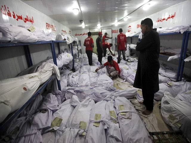 کراچی،منہ زور گرمی 400 سے زائد جانیں نگل گئی, لوڈشیڈنگ کے باعث پمپنگ سٹیشنز بند،پانی کی فراہمی معطل