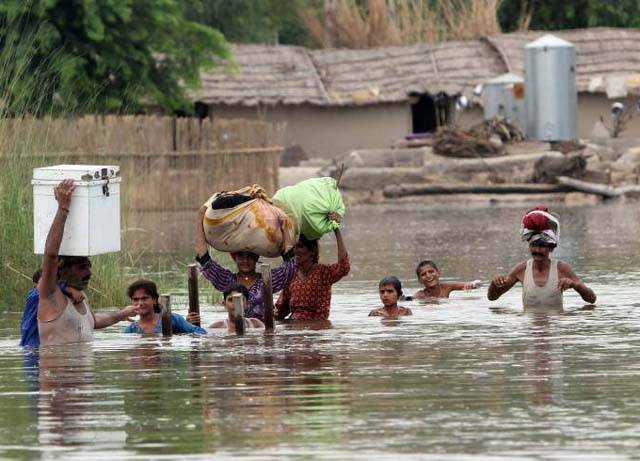 کوٹ ادو،مظفر گڑھ، ڈی جی خان، روجھان ، لیہ، کشمور ، لاڑکانہ اور کنگری سمیت پنجاب و سندھ میں سیلاب کی تباہ کاریاں جاری 