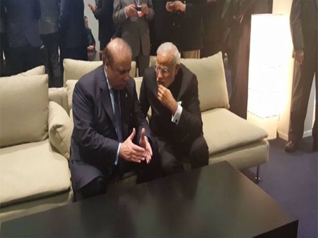 پیرس: وزیراعظم سے نریندر مودی کی ملاقات , مودی نے نواز شریف سے خود آ کر مصافحہ کیا