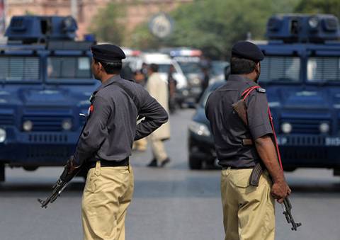 کراچی :کورنگی اور پی آئی بی سے 6 ملزمان گرفتار، اسلحہ برآمد
