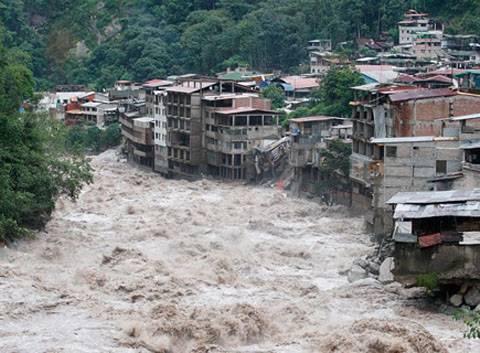 پیرو میں شدید بارشوں نےہرطرف تباہی مچا دی