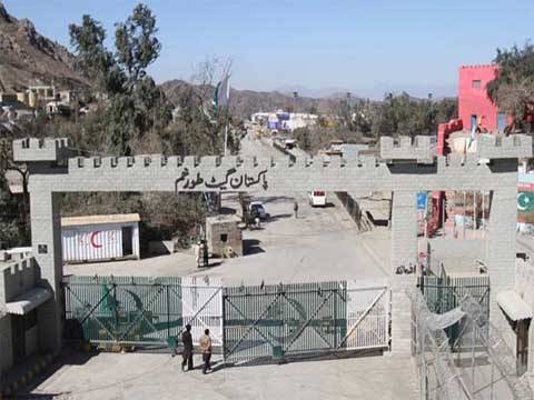 خیبرایجنسی :طورخم بارڈر پر دو دھماکے، 5 افراد زخمی، پاک افغان طورخم بارڈ بند کر دیا گیا