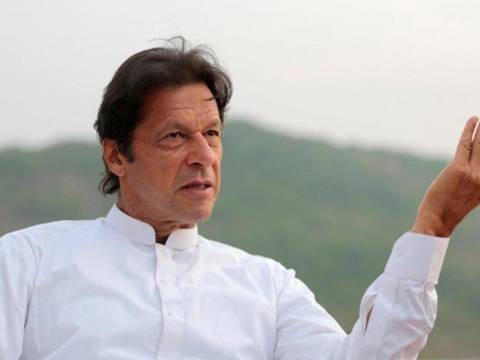 پاکستان مسلسل قرضوں میں دھنس رہا ,معاشی ڈھانچہ بحران در بحران کا شکار ہے:عمران خان