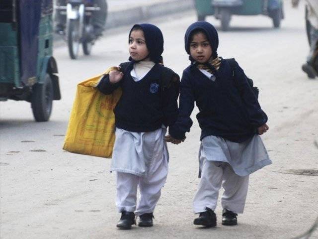 سردیوں کی چھٹیاں ختم، سندھ اور پنجاب میں سرکاری تعلیمی ادارے کھل گئے