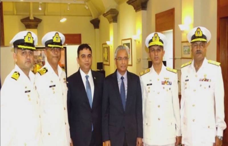 کمانڈر پاکستان فلیٹ اور پاک بحریہ کے جہازوں کی ماریشس کی پچاس سالہ تقریبات میں شرکت