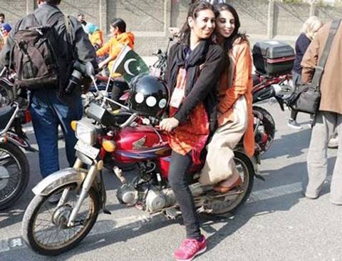 پنجاب کے 5 شہروں میں حکومت پنجاب کی خواتین کیلئے سبسڈی موٹر سائیکل سکیم شروع 