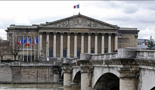 فرانسیسی پارلیمنٹ میں غلطی کرنے کا حق نامی قانون منظور