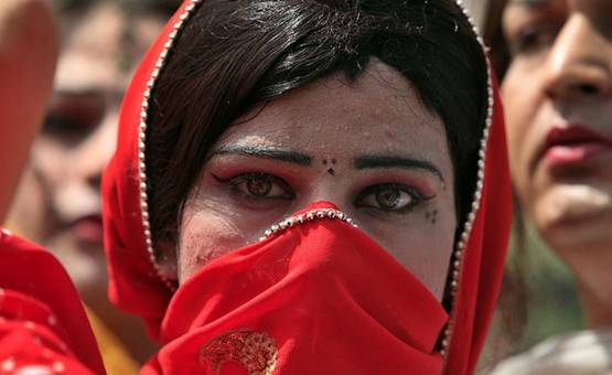 راولپنڈی: دوستی نہ کرنے پر نشے میں دھت شخص کی خواجہ سرا پر فائرنگ ,شدید زخمی 