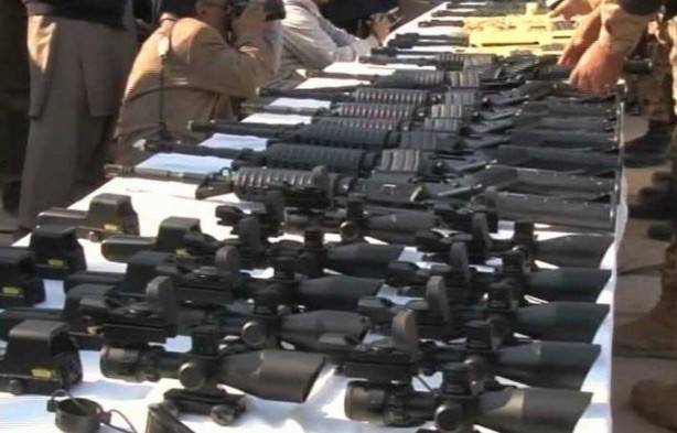 بلوچستان میں ایف سی کی کارروائیاں،بھاری اسلحہ اوربارودی مواد برآمد کر لیاگیا،آئی ایس پی آر