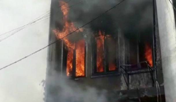 فیصل آباد:پیپلزکالونی کےگھرمیں آگ لگ گئی,5 افراد زخمی
