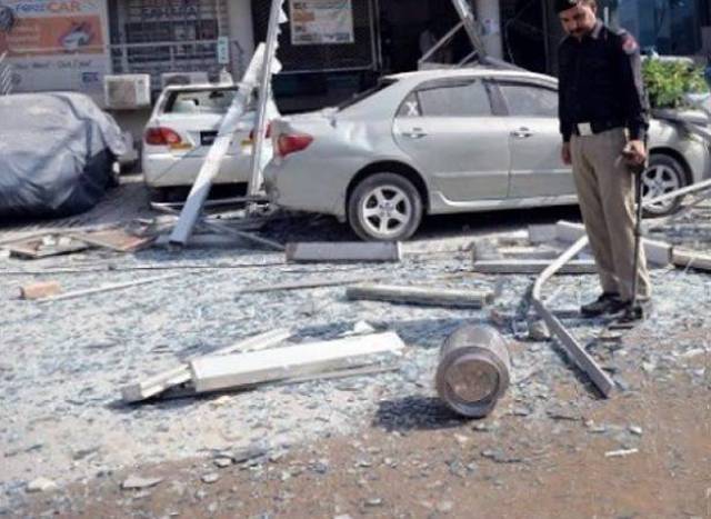 پشاور کے جی ٹی روڈ پر ہوٹل کے کمرے میں دھماکے سے پانچ افراد جاں بحق, دو زخمی 