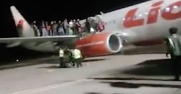 جکارتہ:ایئرپورٹ پر طیارے میں بم کی افواہ سے کھلبلی مچ گئی