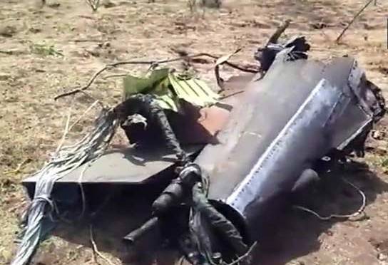 بھارتی ریاست گجرات میں بھارتی ائیر فورس کا جنگی طیارہ گر کر تباہ