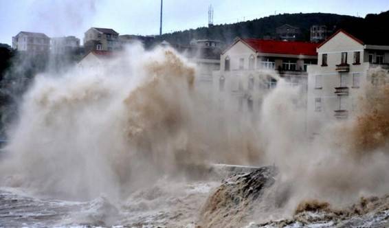 چین:سمندری طوفان ساحلی علاقوں سے ٹکرا گیا