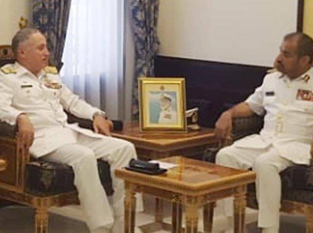 پاک بحریہ کے سربراہ ایڈمرل ظفر محمود عباسی کا عمان کا دورہ ، رائل نیوی آف عمان کے سربراہ سے ملاقات