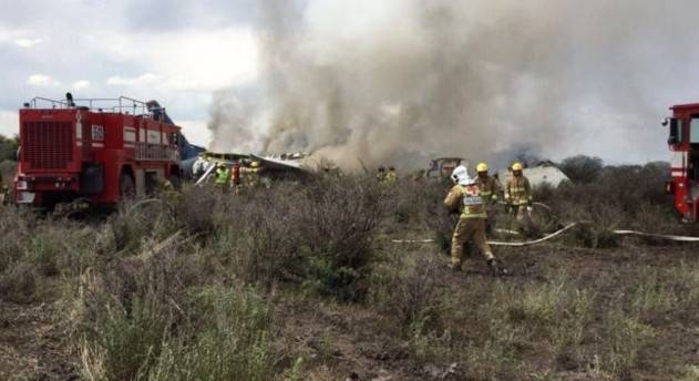  میکسیکو :طیارہ ٹیک آف کے پانچ منٹ بعد گر کر تباہ ، 85مسافرزخمی