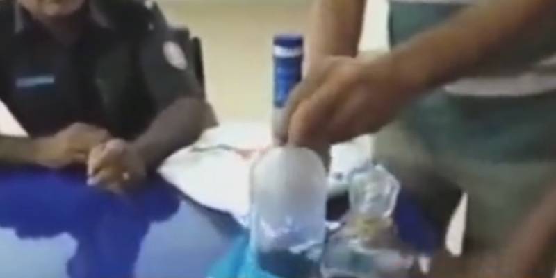 شرجیل میمن کے کمرے سے ملنے والی بوتلوں کی جانچ کی ویڈیو منظر عام پر آگئی