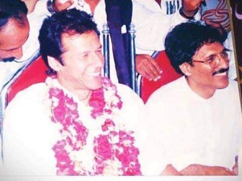 وزیراعظم عمران خان نے نومنتخب صدر عارف علوی کو مبارک باددی اور پرانی یاد بھی تازہ کردی