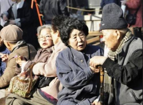 جاپان میں 100 سال کی عمر کو پہنچنے والے افراد کی تعداد 69785 تک پہنچ گئی