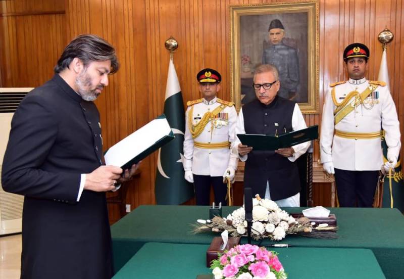 علی محمد خان نے وزیر مملکت کا حلف اٹھا لیا