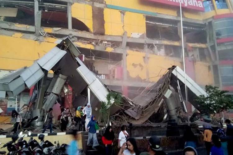 انڈونیشیا : زلزلے نے ہر شے تہس نہس کر دی ، ہلاکتوں کی تعداد 1203 ہوگئی،عالمی برادری سے مدد کی اپیل