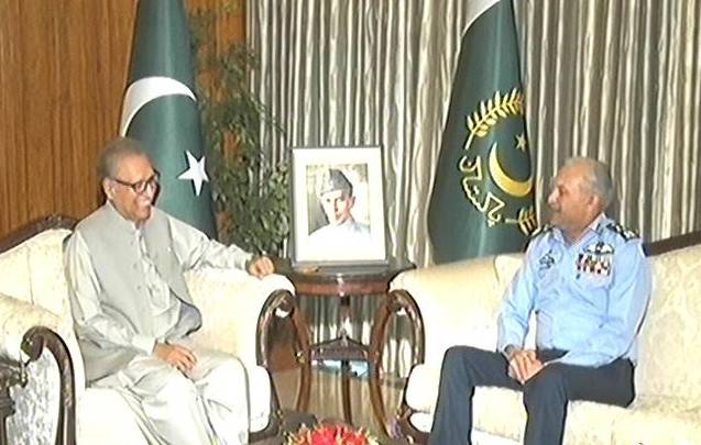 صدر مملکت ڈاکٹر عارف علوی سے ایئر چیف مارشل مجاہد انور خان کی ملاقات