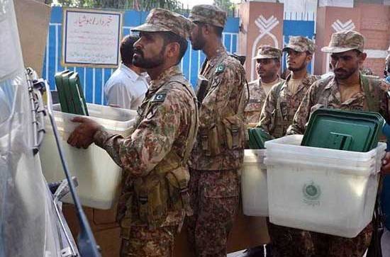 این اے 247 پر ضمنی الیکشن کل ہوگا،پولنگ کے سامان کی ترسیل کر دی گئی