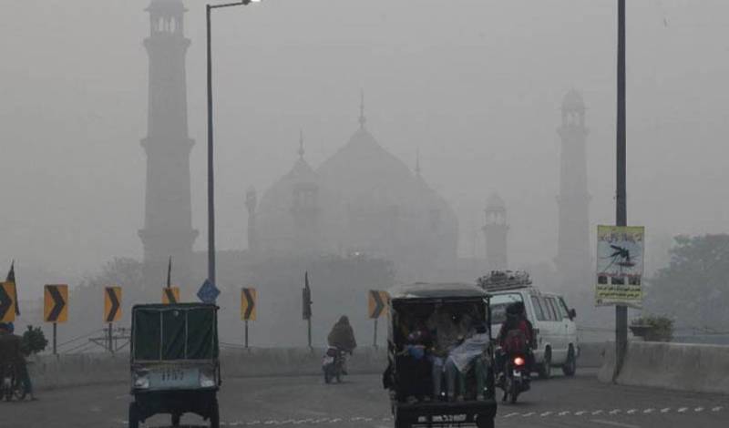 سموگ کا راج : پنجاب کے مختلف شہروں میں صبح سویرے فضا آلودہ 