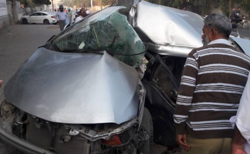 کراچی:حسن اسکوائر اور چندریگر روڈ پر حادثات، 2 زخمی