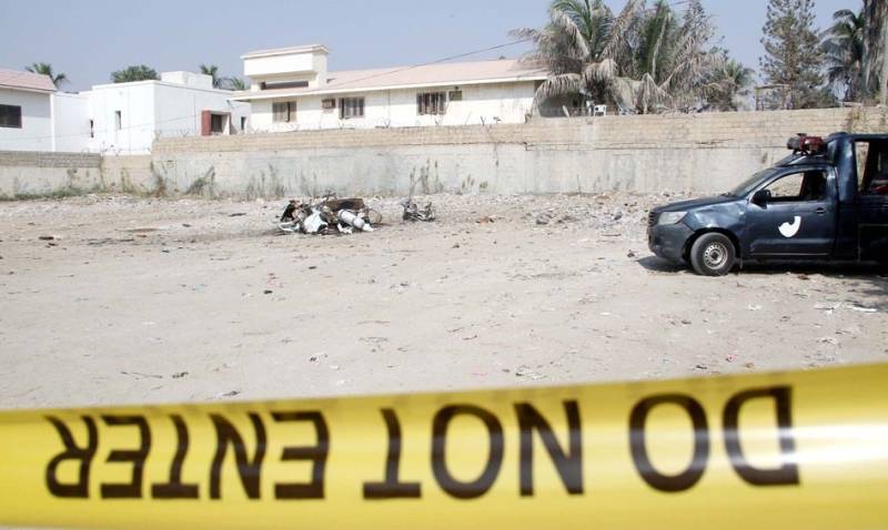 کراچی: ڈیفنس کار بم دھماکے کا مقدمہ نامعلوم افراد کیخلاف درج