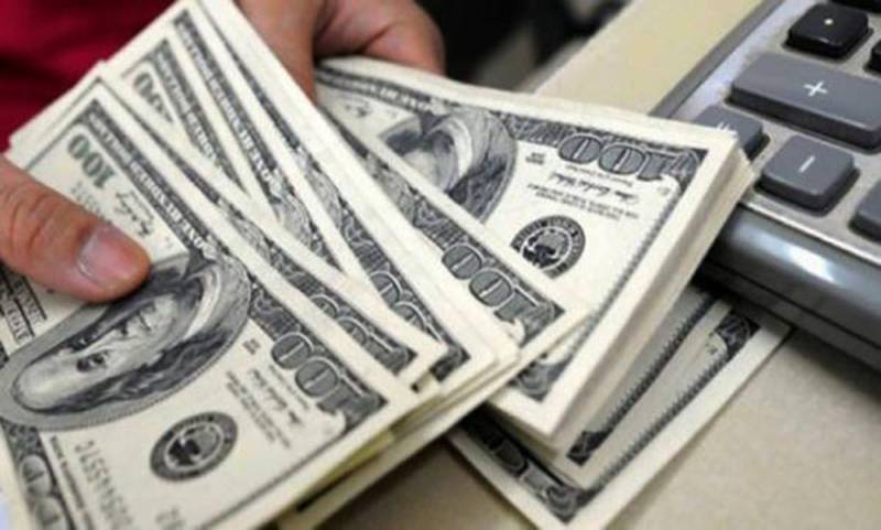 انٹربینک مارکیٹ میں ڈالر کی قیمت 76 پیسے بڑھ گئی