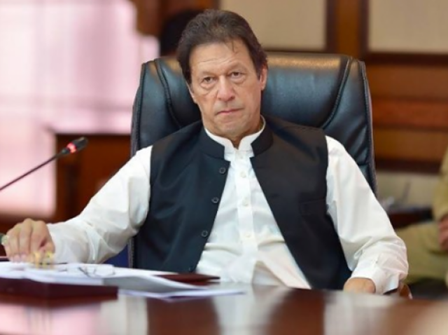 جے آئی ٹی رپورٹس پڑھنے کے باوجود لٹیروں کا دفاع کرنے والوں پر حیرت ہے:وزیر اعظم عمران خان