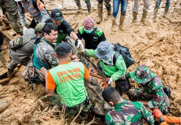 فلپائن:لینڈ سلائیڈنگ و سیلاب سے ہلاکتوں کی تعداد 85ہوگئی 