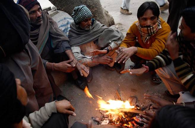 سائبیریا کی سرد ہواؤں نے کراچی والوں کو سردی کا مزا چکھا دیا