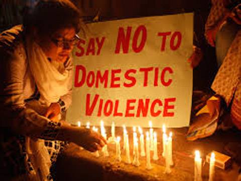 خواتین پر گھریلو تشدد کرنے کے خلاف تین ماہ قید اورجرمانے کا قانون تیار