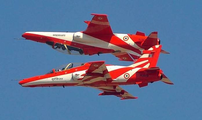 بھارت کے دو جنگی طیارے گر کر تباہ،ایک پائلٹ ہلاک دوسرا زخمی