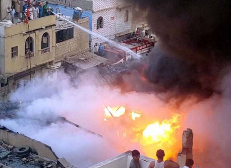 کراچی:شیر شاہ کراچی میں کپڑے کے گودام میں آگ لگ گئی