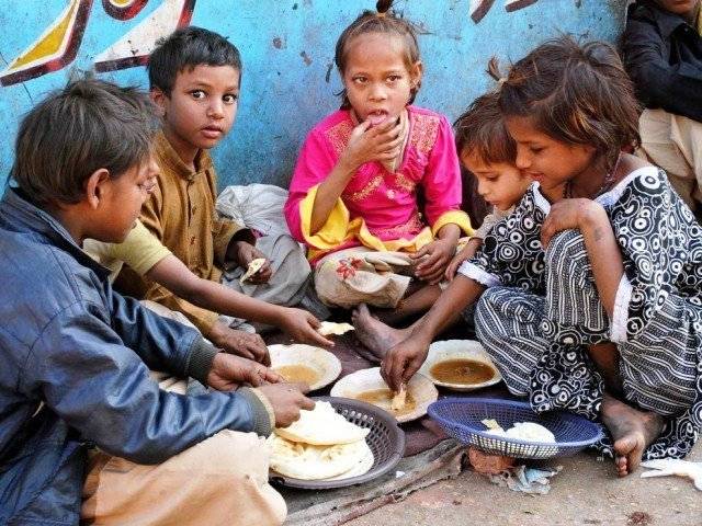 پاکستان سمیت دنیا بھر میں آج بے گھر بچوں کا دن منایا جا رہا ہے