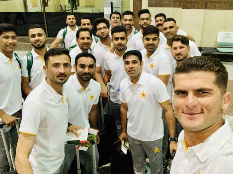 ورلڈ کپ جیتنے کا عزم لیے پاکستان کرکٹ ٹیم انگلینڈ روانہ
